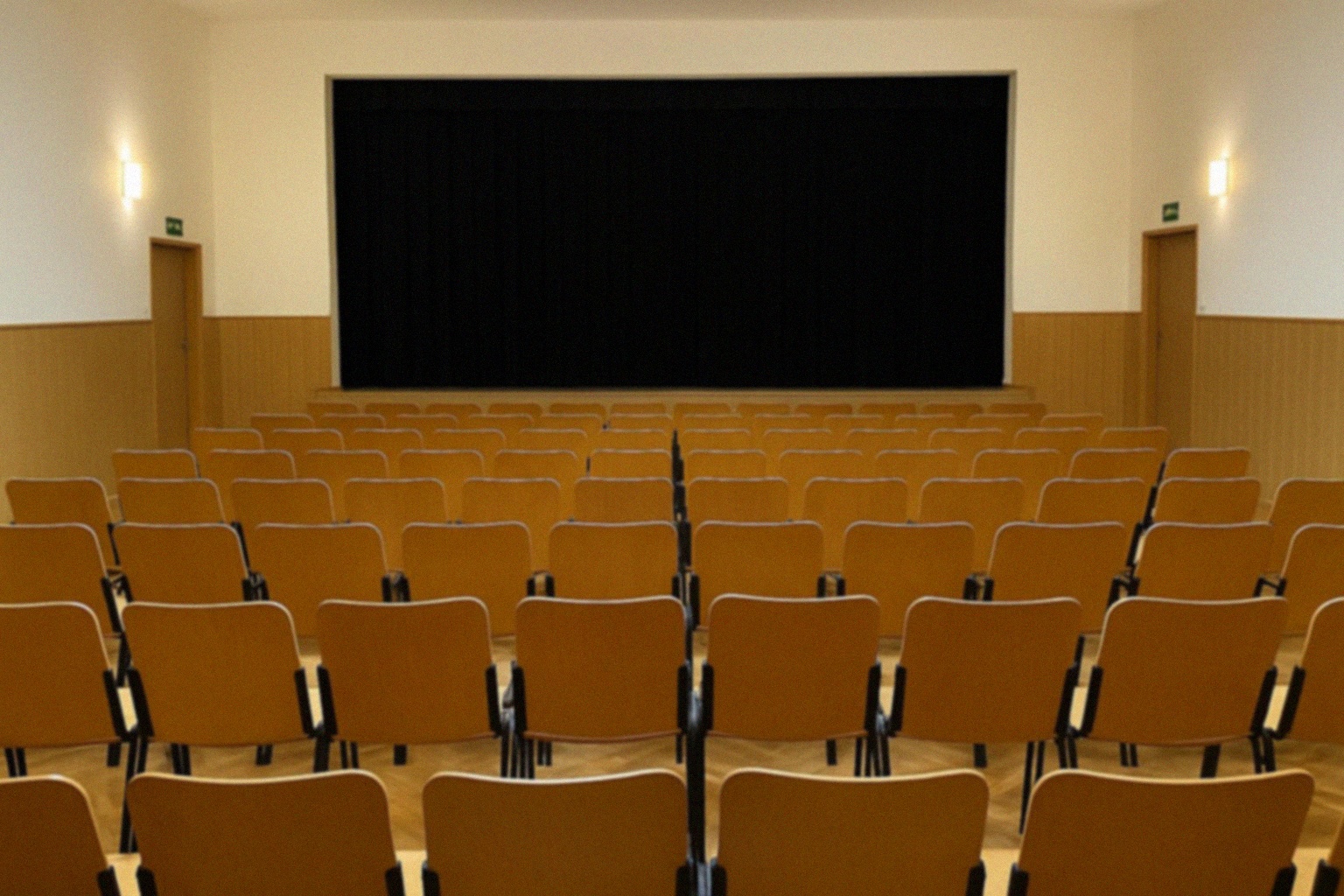 PÓŁ NA PÓŁ – Spektakl Teatralny znów w ChCK